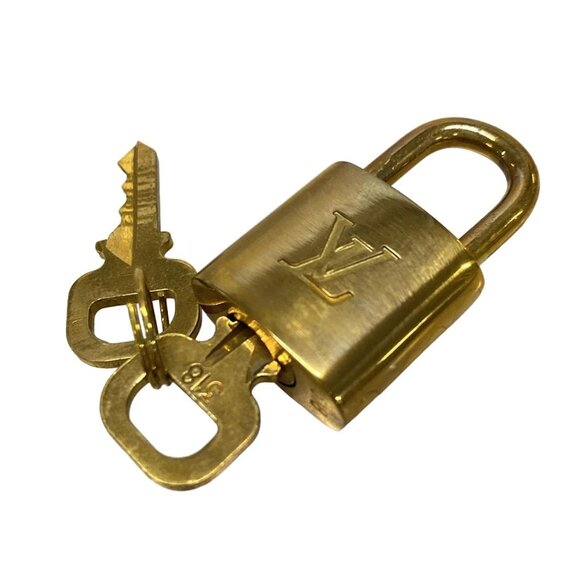 Authentic LOUIS VUITTON Padlock R10000 Gold 104-090225 - Picture 1 of 3